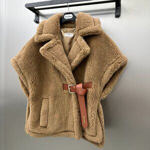 MaxMara  Short cape in alpaca and wool Teddy fabric  One size fits all